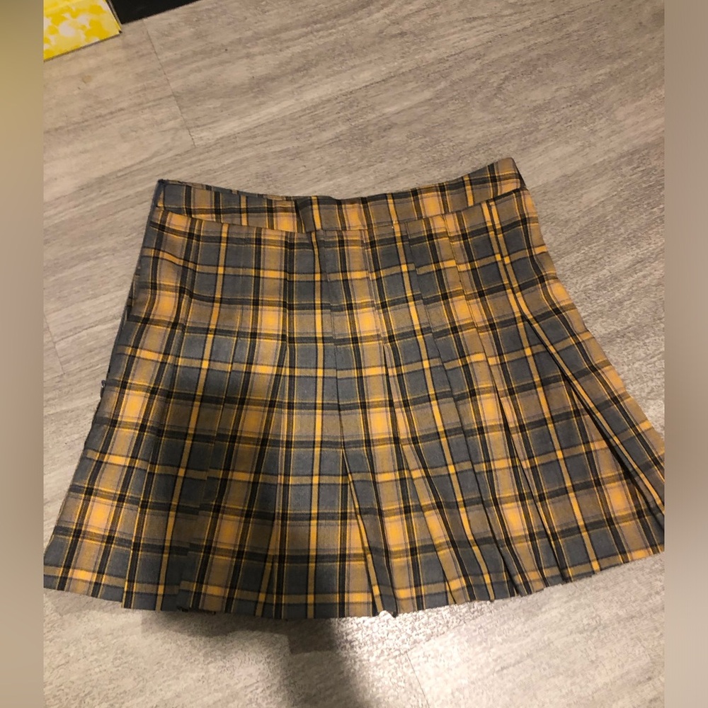 New English Factory Yellow and Gray Plaid Pleated Mini Skirt M